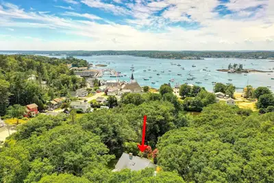 Image de Quaint Coastal Cottage w/ Deck & High-Speed WiFi - Walk to Town