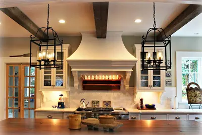 Image de Beautiful Historic Home 6 Blocks from Stadium, 3 blocks from downtown