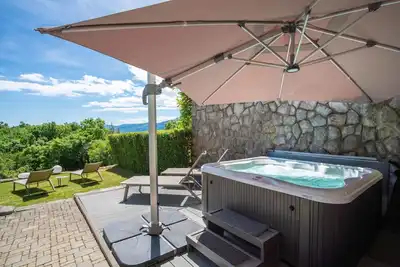 Image de Bel appartement avec climatisation, piscine, Wifi, Tv, terrasse, vue panoramique et parking