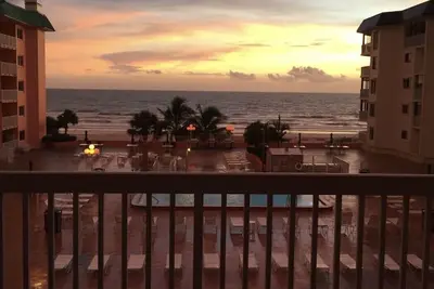 Image de Newly Renovated 2-Bed, 2-Bath Condo on Indian Shore Beach! Read Description! !
