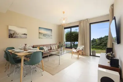 Image de Appartement moderne avec spa, salle de sport et surtout une vue imprenable sur l