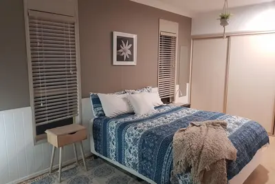 Image de Spacious studio in Burleigh water's 43 sq m <br>(long term stays wecome)