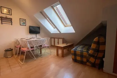 Image de Studio avec Mezzanine au Centre-Village, 100m de Navette Ski, 4 Pers. , Équipé et Confortable