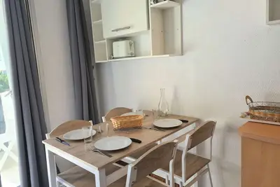 Image de Studio avec Mezzanine, Plage du Môle à 100m, Proche Commerces et Restaurants, Parking Inclus