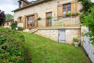 Image de Gîte charmant avec jardin et cheminée à 2 km de Cherveix-Cubas, proche sites préhistoriques et nautiques