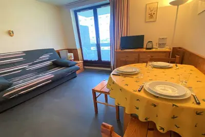 Image de Studio au Coeur du Village avec Balcon, Parking et Proximité Commerces