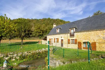 Image de Maison de charme avec ruisseau, 5 chambres, proche Vallée de Dordogne et sites touristiques