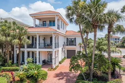 Image de Destiny By the Sea ~ Gulf Views ~ Chef's Kitchen ~ Balconies ~ Luxury Living
