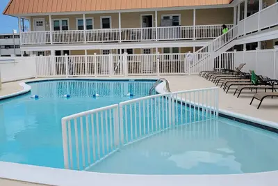 Image de North Wildwood Beach Block 1 bdrm condo with Pool.