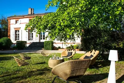 Image de Maison du Parc · Family country home with pool