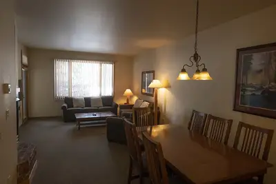 Image de Two condos just minutes from Glacier National Park!