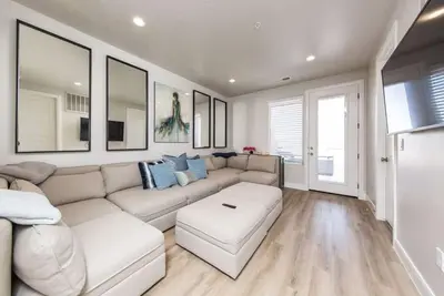 Image de Townhouse & Private Hot Tub, Sleeps 14