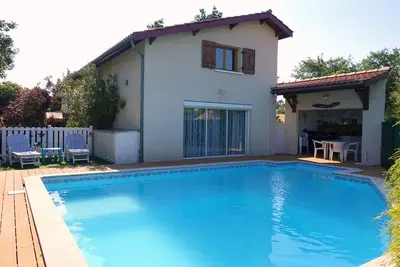 Image de Maison avec piscine chauffée et cuisine d'été - 4 ch - 10 p - Lège Cap Ferret