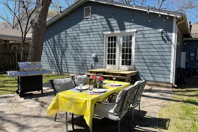 Image de Central Austin House in Private Skyview Neighborhood