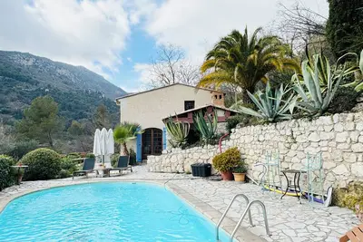 Image de Five Bedroom Villa with Pool in charming village