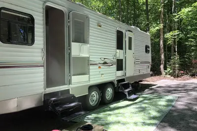 Image de Comfy camper rental in the Western Mountains of Maine
