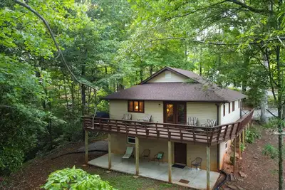 Image de Gigi's Mountain House - Newly restored ranch style house  w/hot tub in Helen, Ga