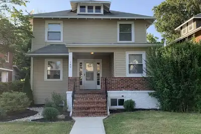 Image de New! ! ! Spacious 3 br single/off steet parking, Xbox, Arcade, Ping Pong