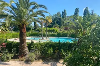 Image de Elegant 3 rooms. Tennis pool and greenery.
