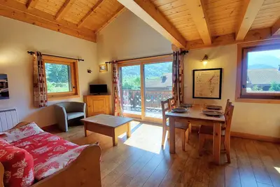 Image de Appartement cosy avec balcon, proche centre village Samoëns, parking, Wifi, ski bus à 50m