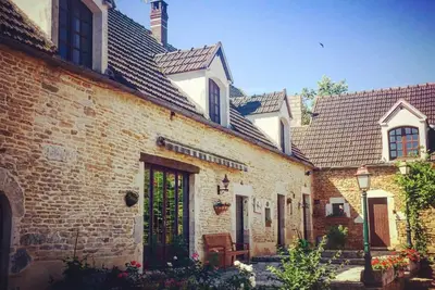 Image de Maison en pleine nature avec piscine