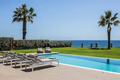 Image de Infinity Blue - Luxury Seaside Villa with stunning views & private pool