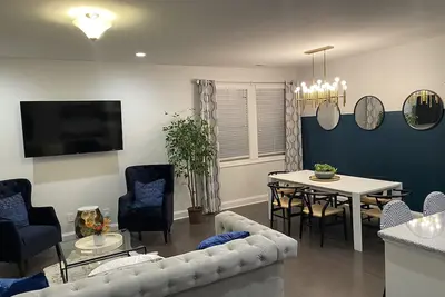 Image de Cary Luxury House near Rdu