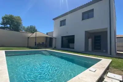Image de Villa 130 m², swimming pool, garage in Provence
