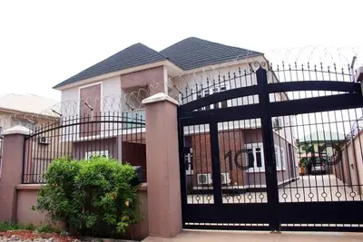 Image de 3 out of 4 bedroom house, located in a Safe, quiet, highly secured gated estate