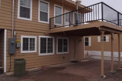 Image de Dreamcatcher  2-story Colonial Home. Pet Friendly! \n1 mile from downtown hot tubs