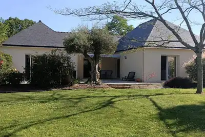 Image de Maison Plain Pied Avec Grand Jardin Paysager