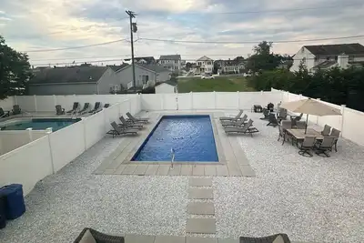 Image de Point Pleasant Beach House, Includes in ground pool steps from the beach!