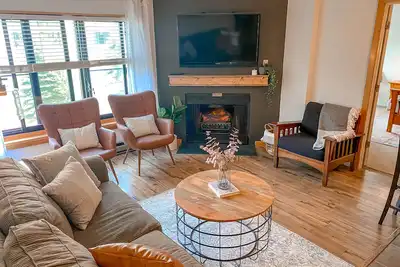 Image de Ski In Ski out\/Indoor & Outdoor Pools & Hot tubs\/Luxury condo