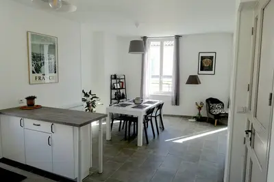 Image de Maison Carrée\/coeur Historique de Nîmes - Superbe Appt 55m²