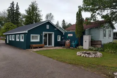 Image de Cedarville Bay Cabin with Private boat launch