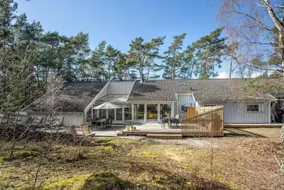 Image de Superbe maison à Nexø avec sauna