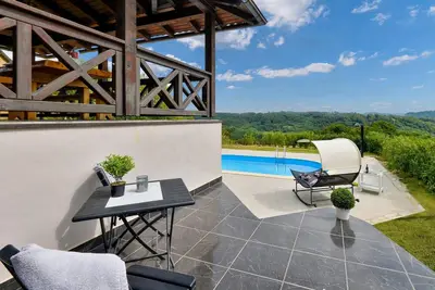Image de Belle maison de 3 chambres Ă Rukljevina