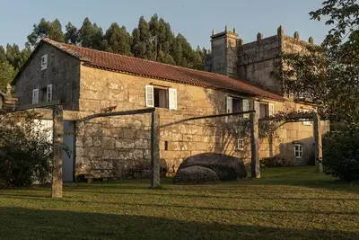 Image de Pequeño Pazo Gallego del Siglo Xviii con Piscina