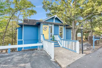 Image de 3 Bedroom Resort Home with Golf Cart. Boat Rentals Close By.