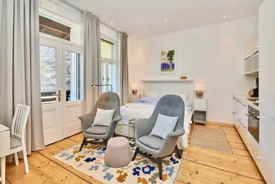 Image de Studio Apartment mit Balkon und Raxblick - Top 4 - Landhaus Blauer Spatz