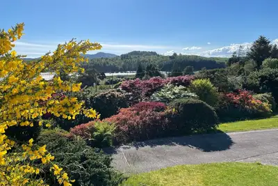 Image de Detached house with stunning garden in picturesque coastal village Sw Scotland
