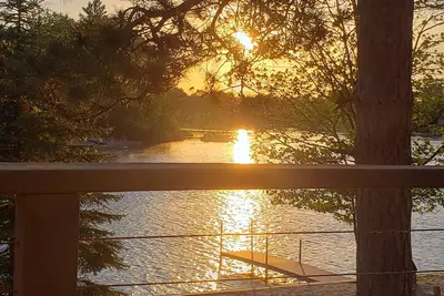 Image de Newly Remodeled Lakefront Retreat- Long Lake, Harrison