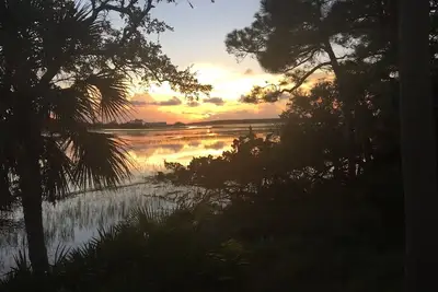 Image de Watch the Sunset over the Marina from this Fripp Island Marshfront Home! 3 Kings