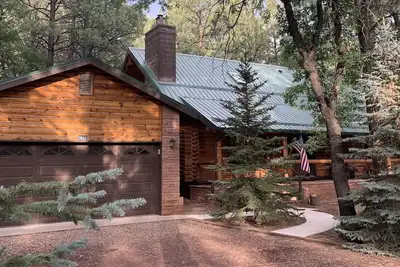 Image de Luxury Log Cabin Living! A. C. Kid & Pet Friendly, Fishing, Hiking, Golf