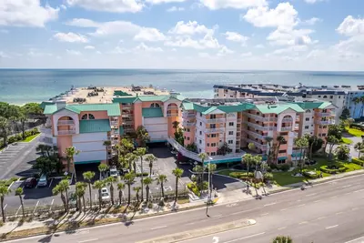 Image de Condominium on beach