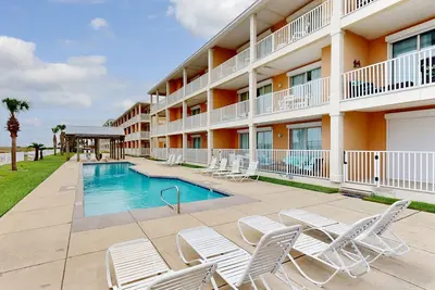 Image de Dreamy Island Escape W/ Shared Pools, Free WiFi, Beach Access, and Central A/C