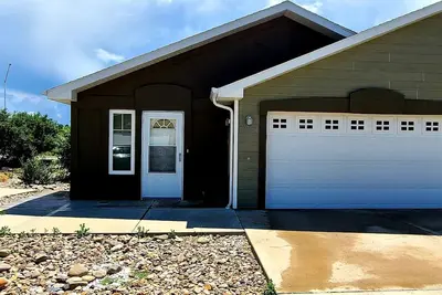 Image de Townhouse in a quiet culdesac, easy access to all Black Hills area attractions.