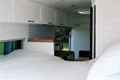 Image de Superb 4 berth Campervan with Kingsize bed