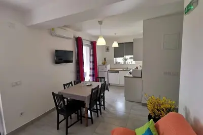 Image de Appartement de deux chambres avec la terrasse Pakostane, Biograd (A-18979-b)