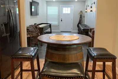 Image de Excellent location right across the street from the Expo Center! – Sleeps 8